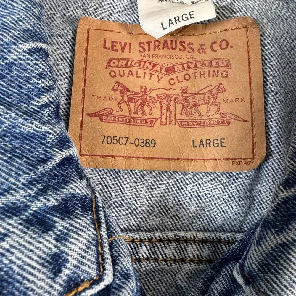 Vintage Levi's denim Jacket Mens Large Blue faded Trucker Button Front 70507 90s